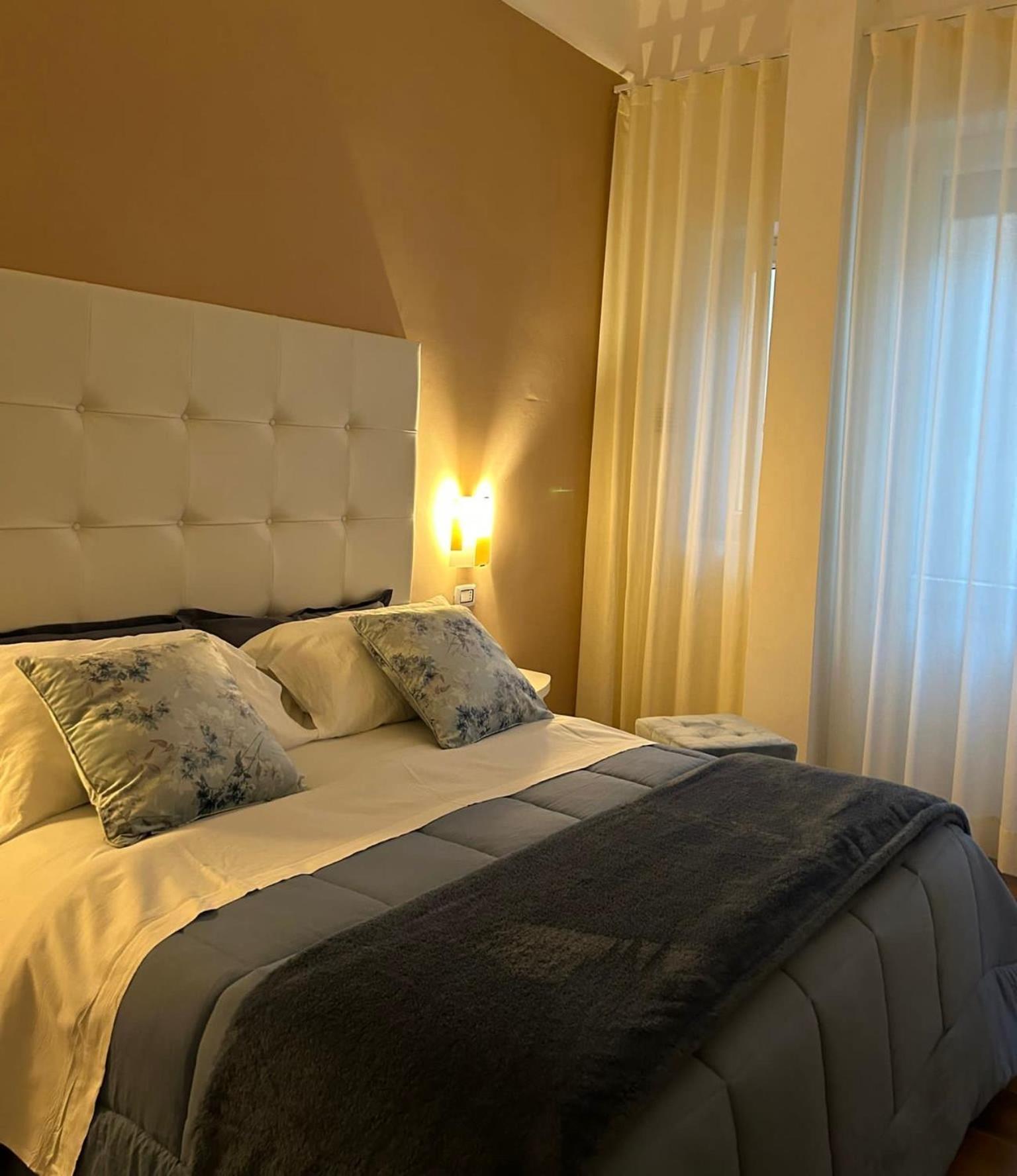 Bed and Breakfast Tiziana'S House Salerno Exterior foto